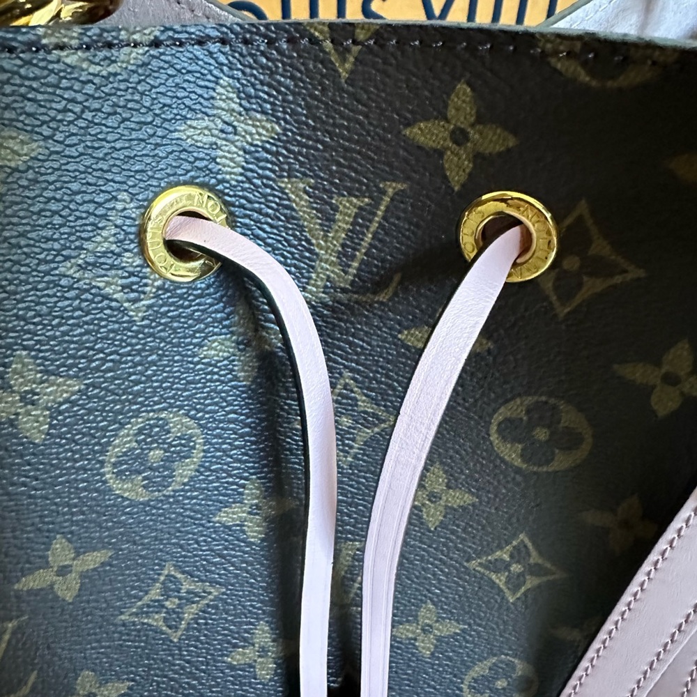 Louis Vuitton NéoNoé Pink Leather Bucket Handbag - Picture 10 of 10